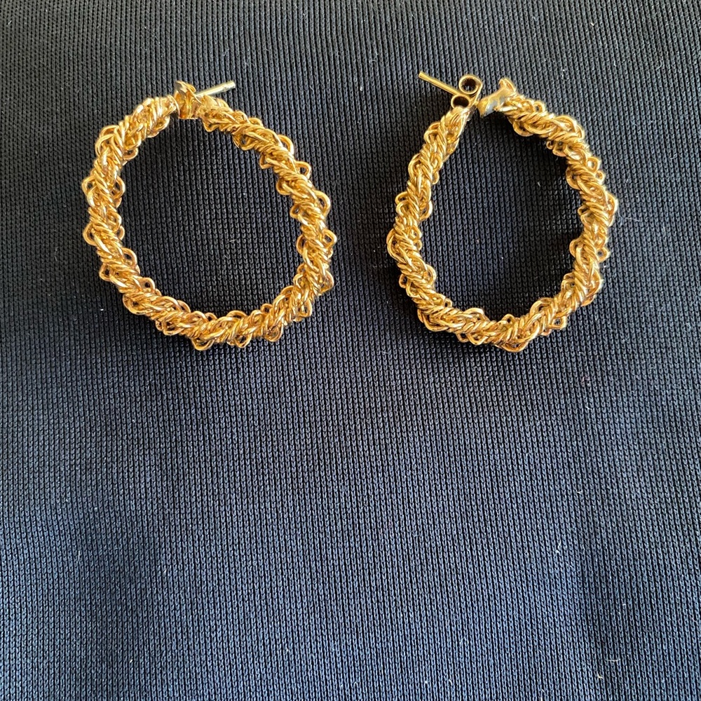 Vintage 80’s Gold Tone Twisted hoop Fashion Earrings